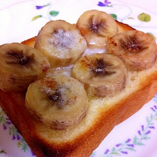 焼きバナナのトースト